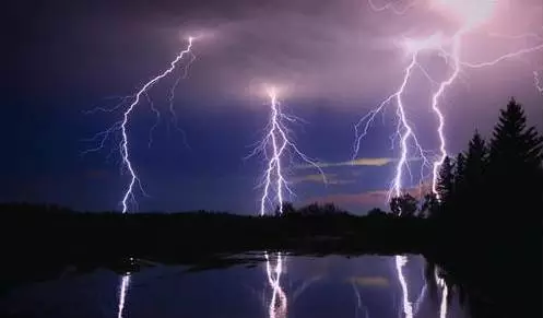 仟億達(dá)831999教您預(yù)防：夏季雷電多發(fā)，光伏電站防雷措施