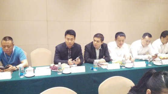 仟億達(dá)作為龍商會(huì)成員，積投身節(jié)能環(huán)保能源事業(yè)，利用生物質(zhì)多聯(lián)產(chǎn)、碳交易等業(yè)務(wù)為龍江做貢獻(xiàn)，助力龍江經(jīng)濟(jì)發(fā)展。