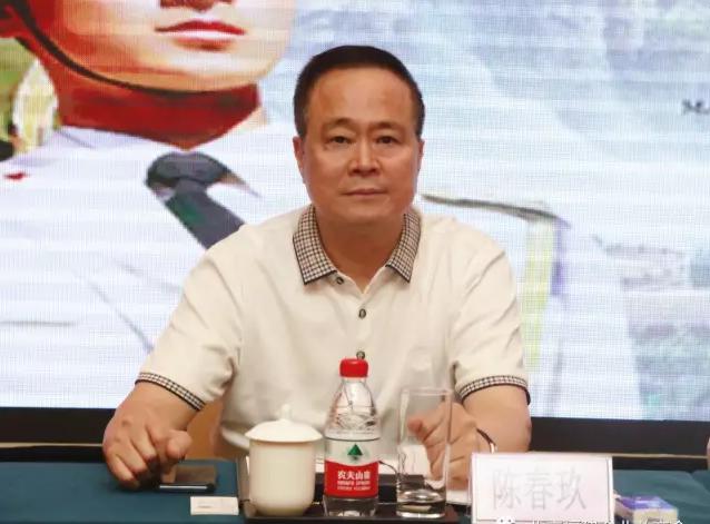 北京福建企業(yè)總商會黨委書記、會長陳春玖